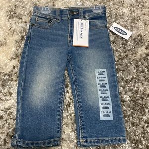 NEW. Old Navy Baby Boy/toddler (Built-in flex), Straight Jean. Size 12-18 m…